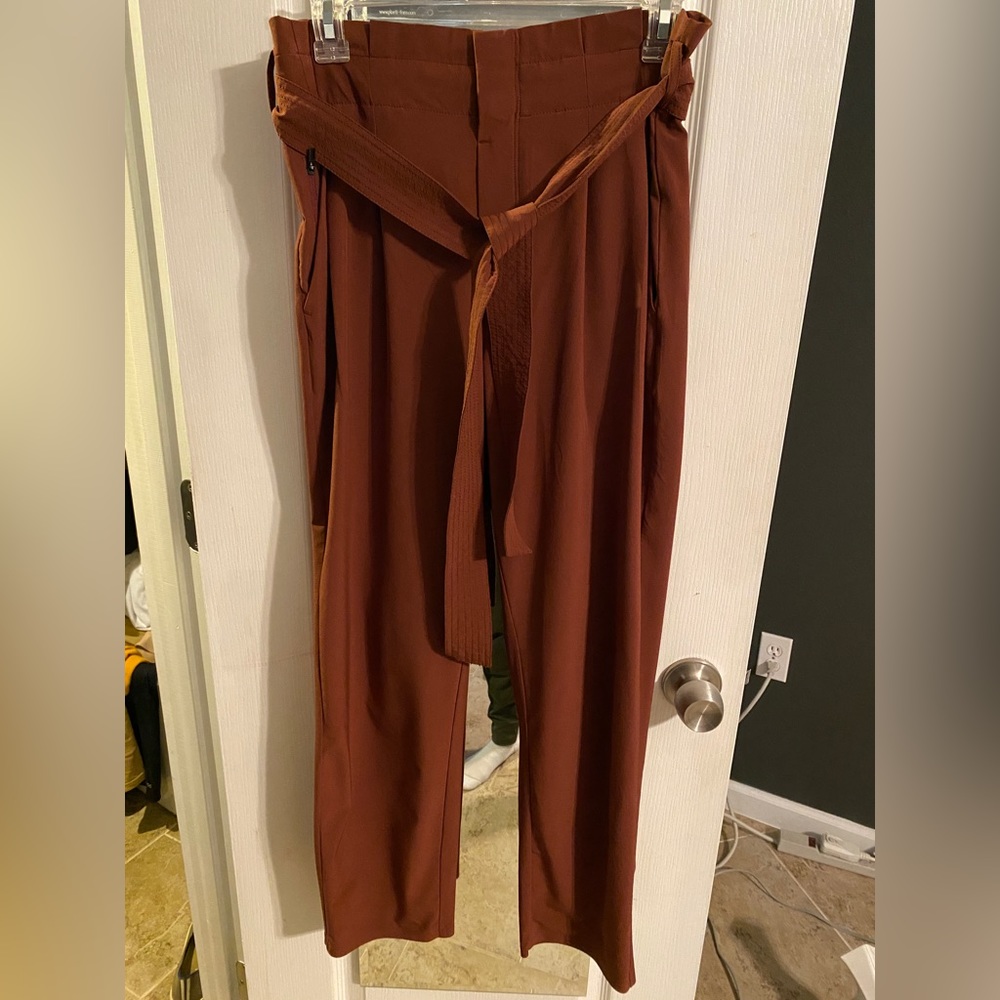 Athleta Skyline II Pant. Size 6. Burnt red in color.
